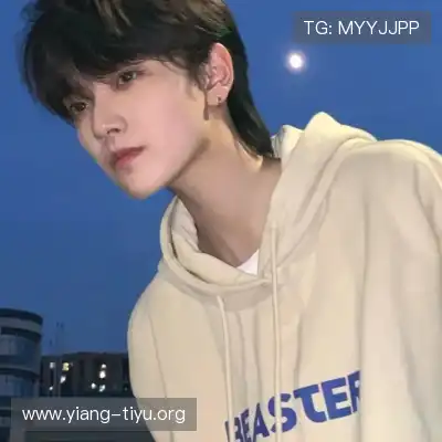 滑璇鸣